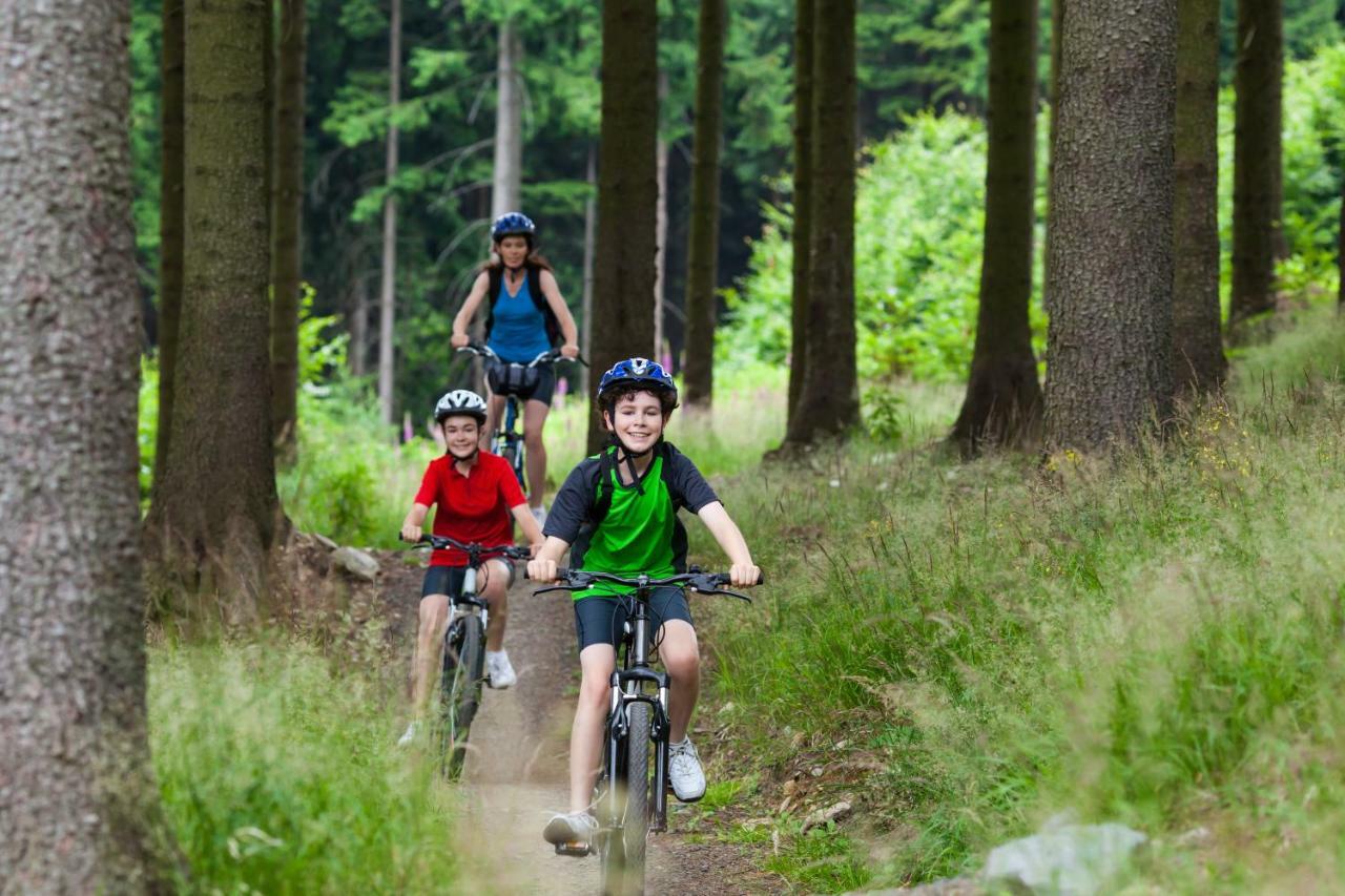 Macdonald Woodland Lodges At Macdonald Aviemore Resort Exterior foto